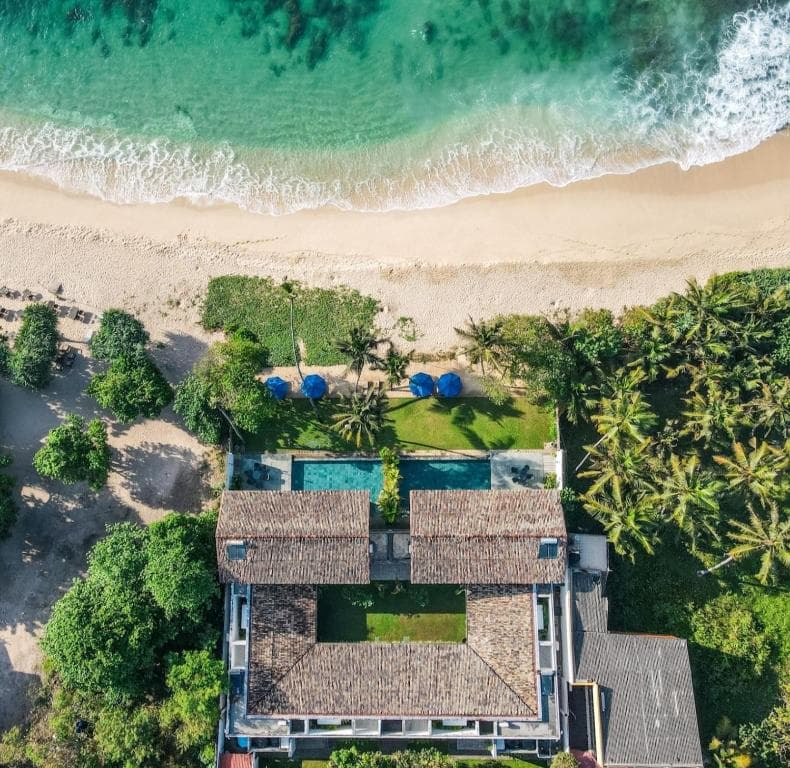 Ubuntu Beach Villas by Revea